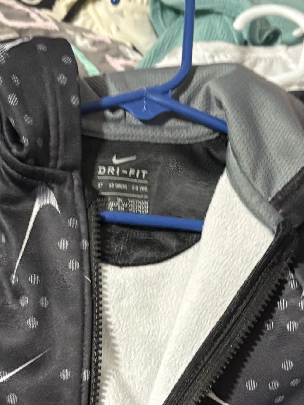 Nike Black Dri-FIT Hooded Performance Jacket toddler size 3
